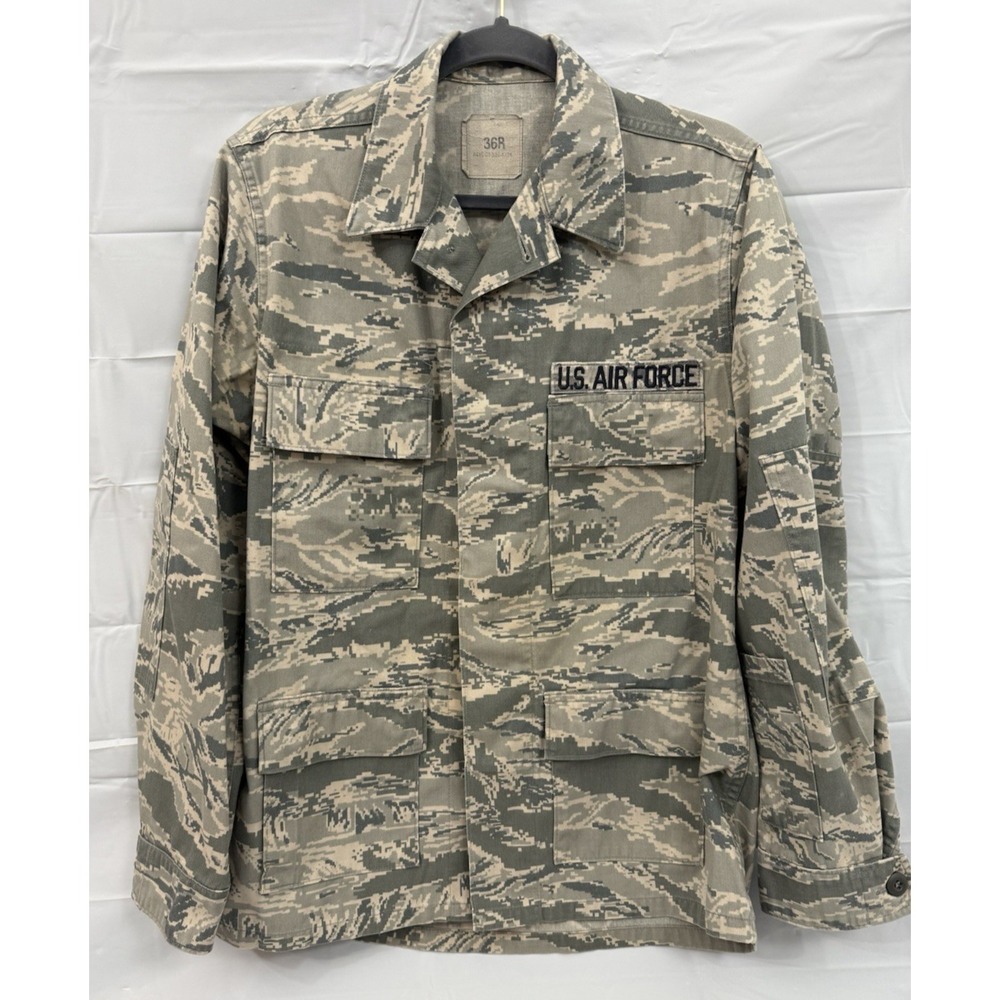 US Air Force Utility Jacket Mens 36R Green Camo Coat Patches Tiger Stripe USA